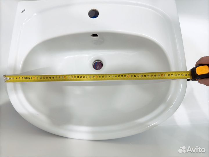 Раковина с пьедисталом в ванную