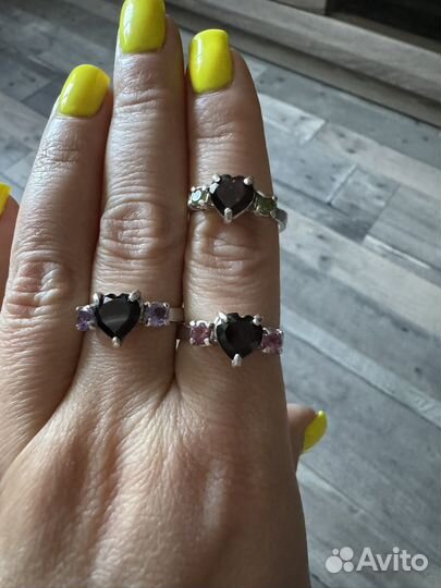 Серебряное кольцо с гранатом