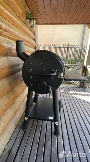 Угольная гриль-коптильня Broil King
