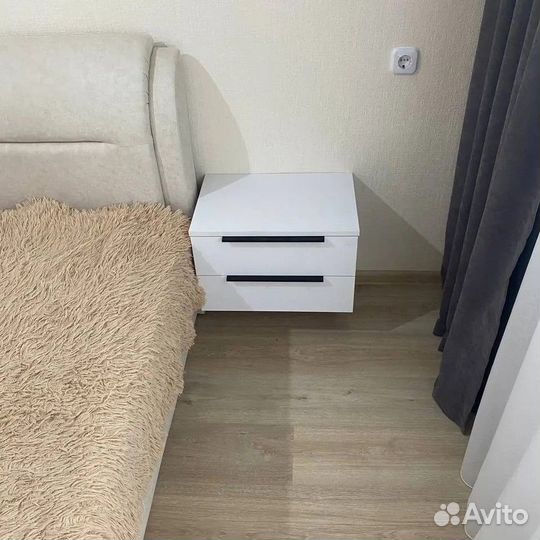 Тумба прикроватная