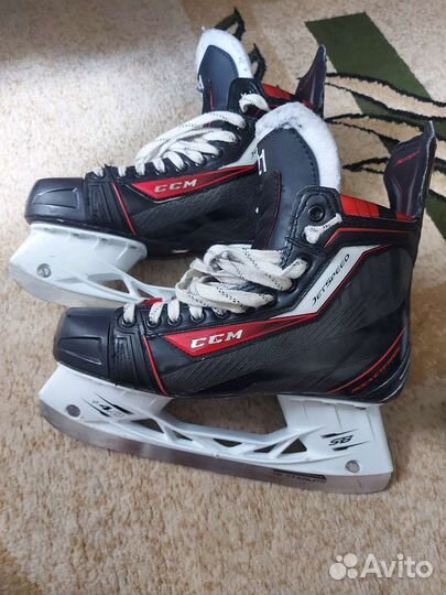 Хоккейные коньки CCM