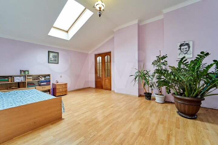 3-к. квартира, 120 м², 8/8 эт.