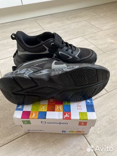 Кроссовки Котофей 36