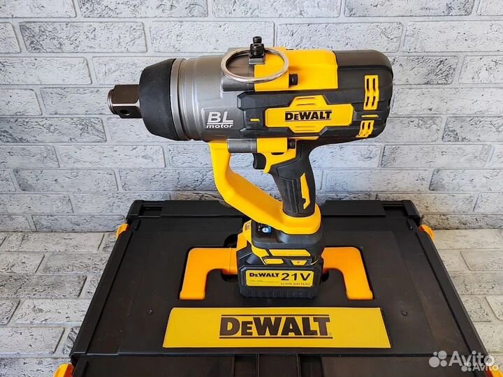 Аккумуляторные гайковерты Makita, Dewalt