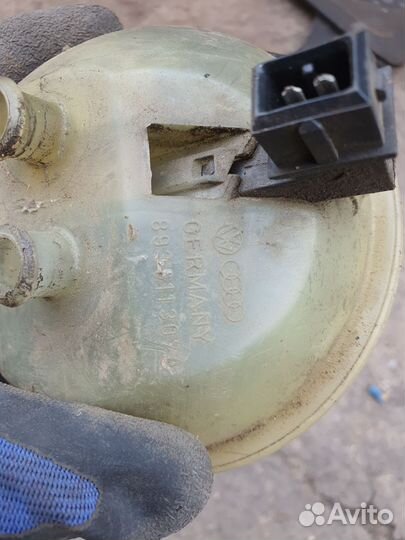 Бачок тормозной жидкости audi vw 893611307A