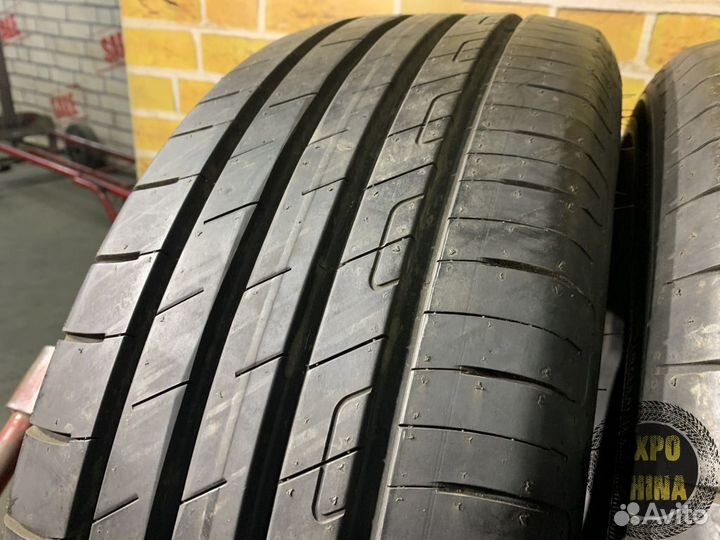 Goodyear EfficientGrip Performance 215/55 R18