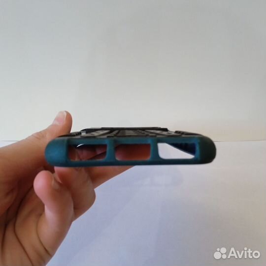 Чехол на телефон