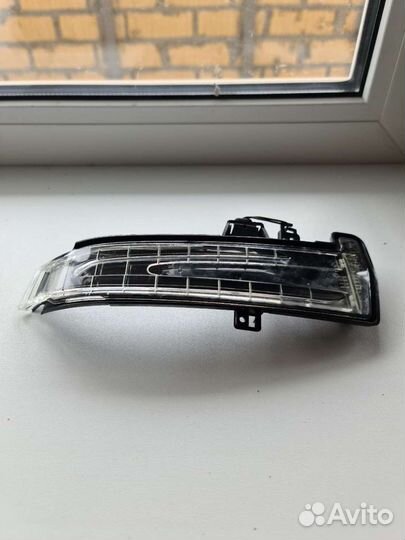 Mercedes w212 повторитель поворотника