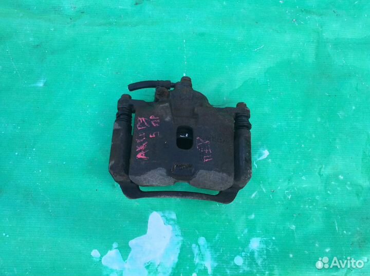 Суппорта перед левый правый Хонда Аккорд 5 1996