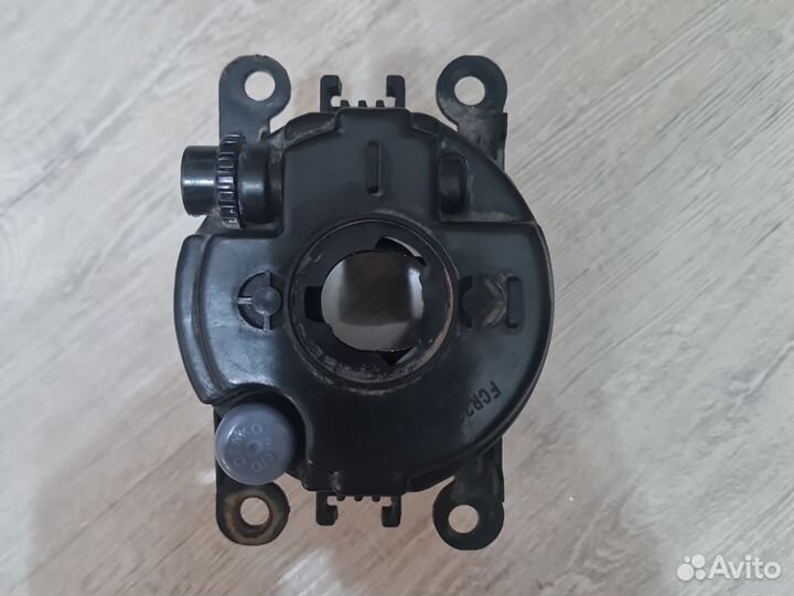 Противотуманная фара Suzuki grand vitara
