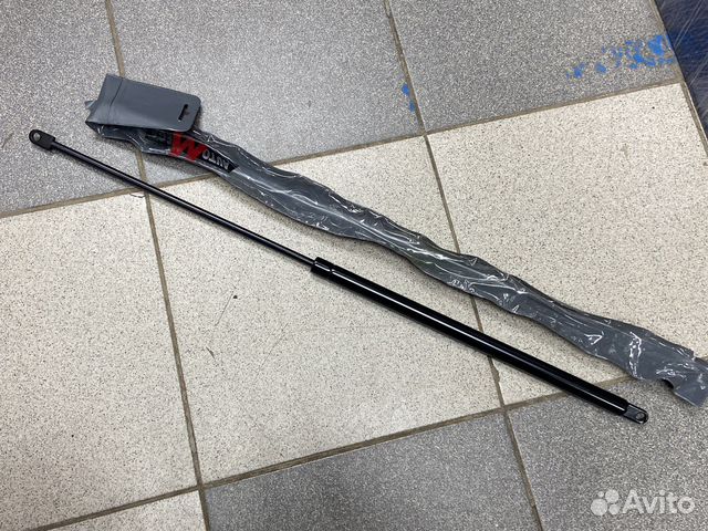 Амортизатор капота audi 80 b4