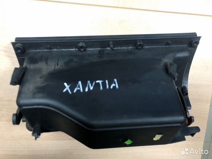 Бардачок правый Citroen Xantia хэтчбек 2.0 HDI