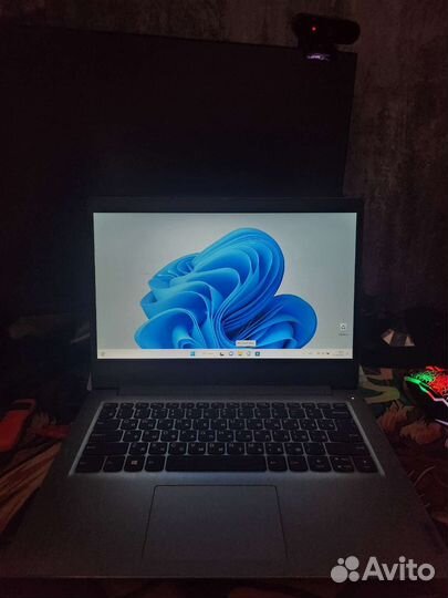 Ноутбук Lenovo 81x7