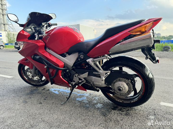 Honda VFR 800 interceptor