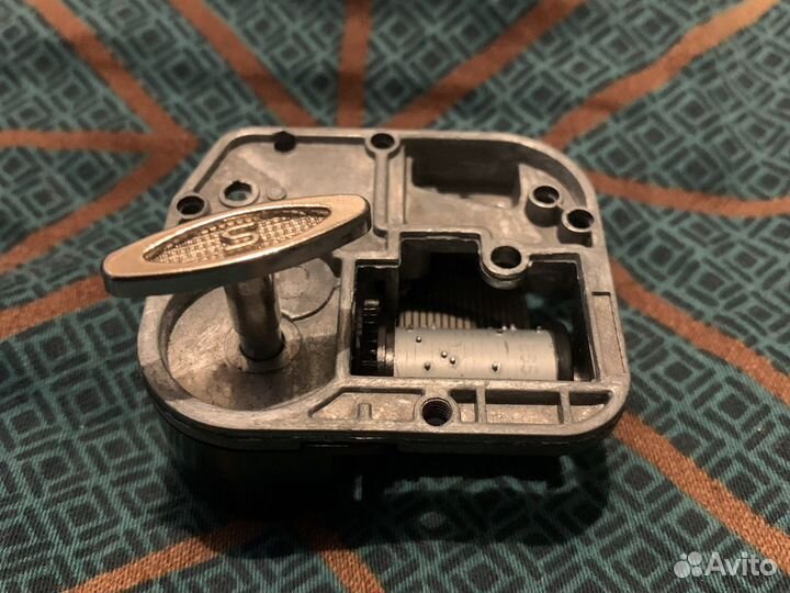 Механизм от музыкальной шкатулки