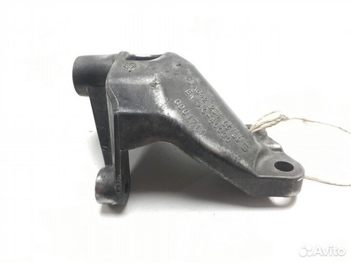 Кронштейн обводного ролика Mercedes-Benz Gl-Class