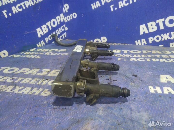 Топливная рампа в сборе Ford Focus 2 седан qqdb