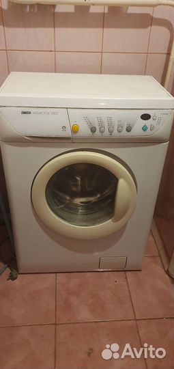 Стиральная машина на запчасти zanussi