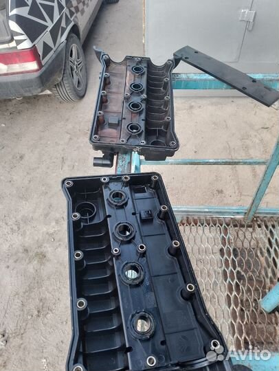 Крышка клапанов