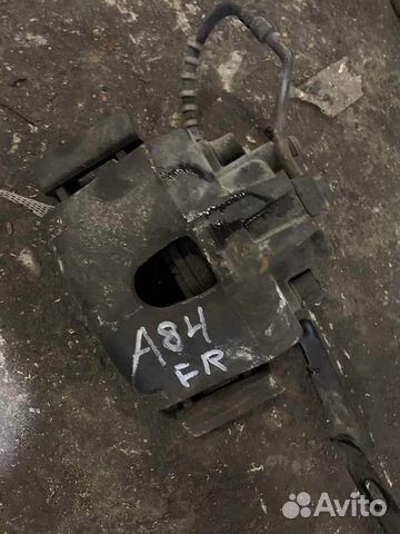 Суппорт передний правый chrysler Town Country 200