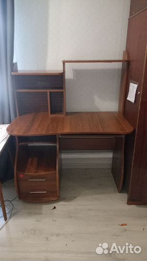 Компьютерный стол бесплатно