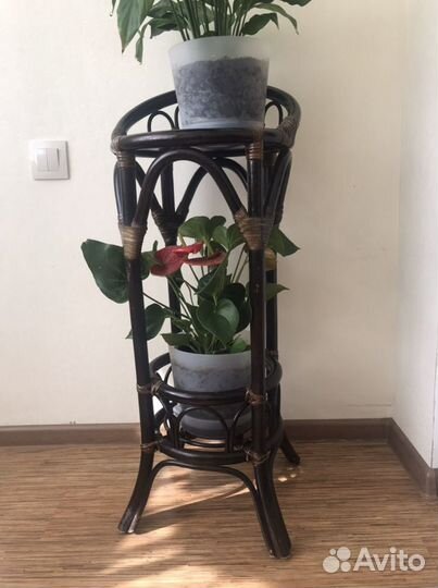 Подставка для цветов напольная из ротанга