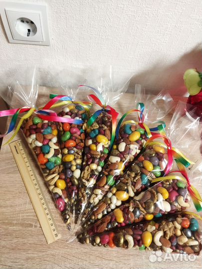 Подарочный набор для учителя, орехи и конфеты