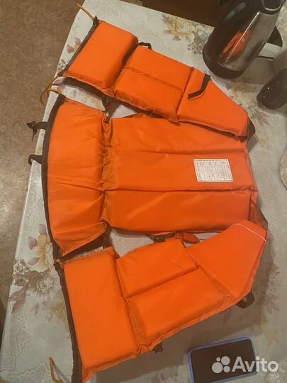 Спасательный жилет