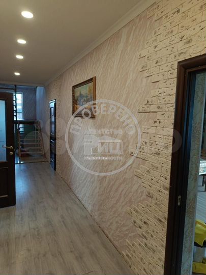 Дом 347 м² на участке 6,5 сот.