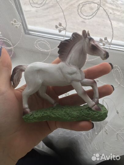 Фигурка глиняная лошадь