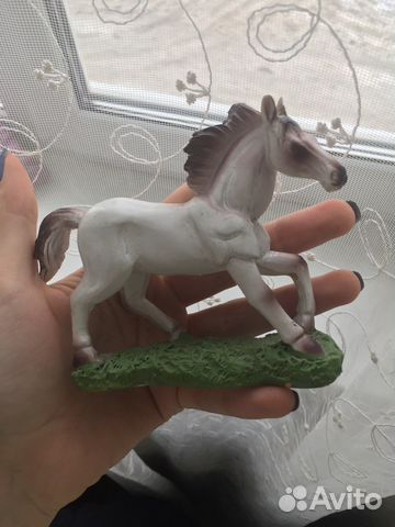 Фигурка глиняная лошадь