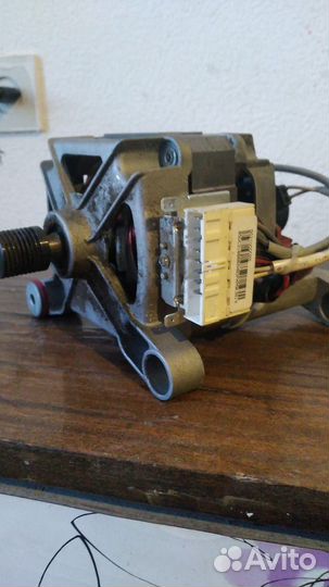 Двигатель для стиральной машины Samsung WF-S1061