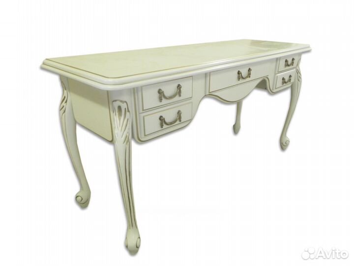 Туалетный столик 