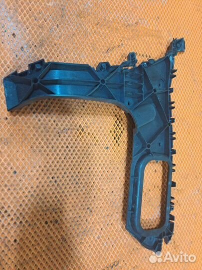 Крепление бампера Audi Q7 4L BHK 2009