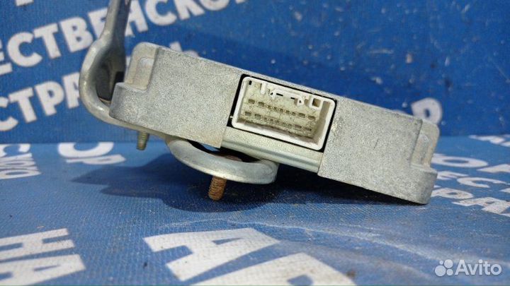 Блок управления ремней безопасности Lexus Gs350