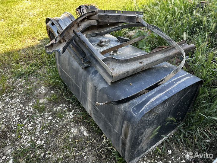 Топливный бак 350л