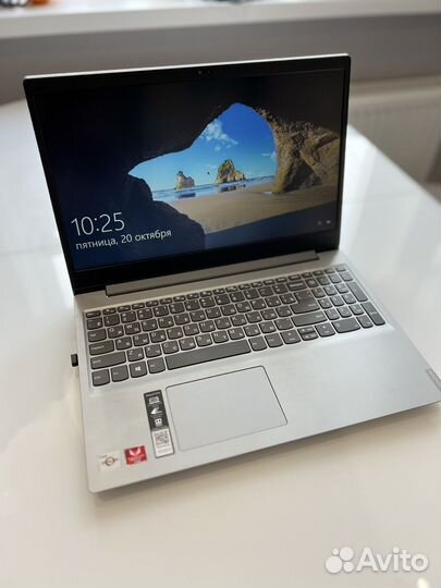 Ноутбук Lenovo