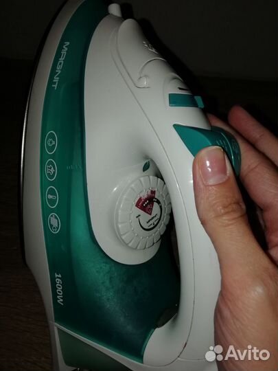 Утюг Magnit