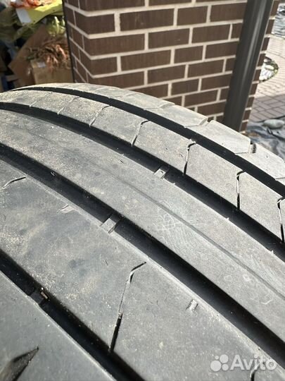 Pirelli P Zero 255/45 R18