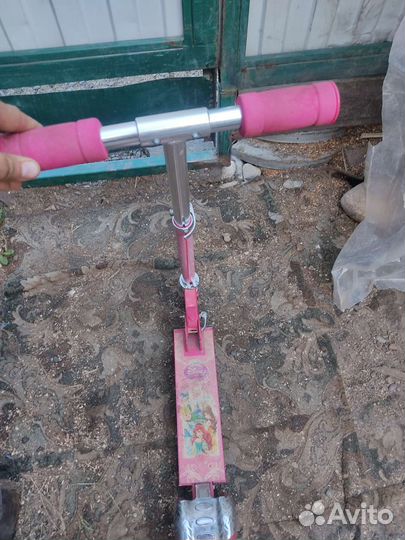 Трёхколёсный самокат