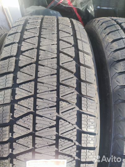 Bridgestone Blizzak DM-V3 275/45 R21 110T