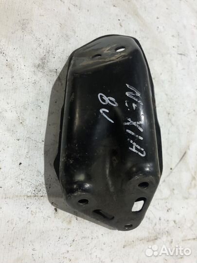 Кронштейн кпп Daewoo Nexia