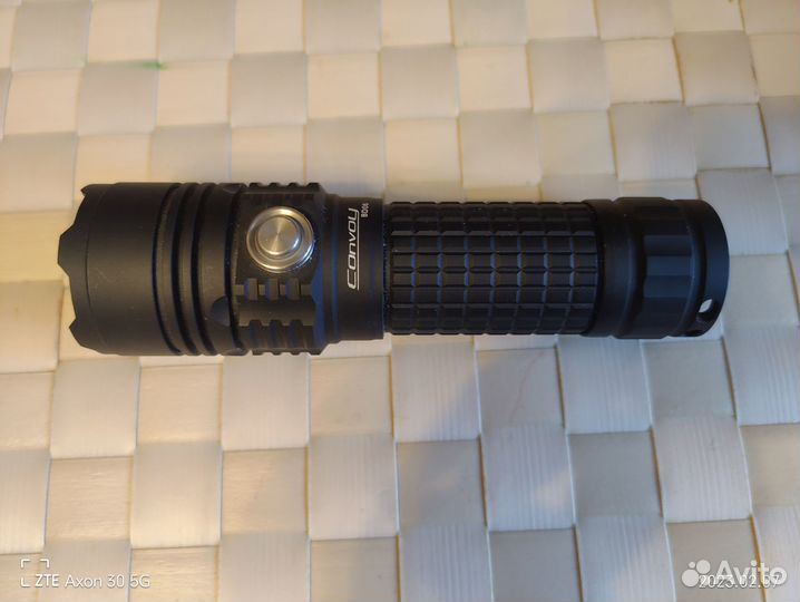 Продаю фонарь Convoy BD06