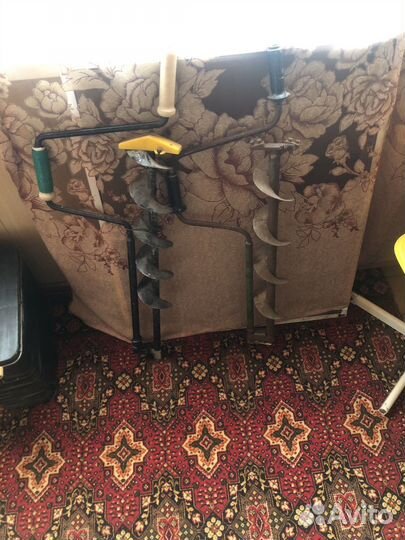 Ледобуры и ящики для зимней рыбалки