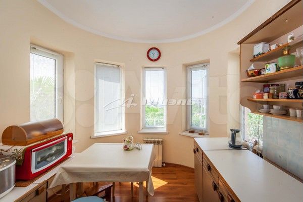 Дом 192 м² на участке 3,5 сот.