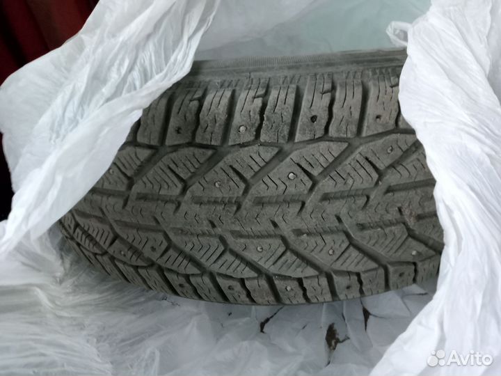 Tigar TG 505 215/55 R17