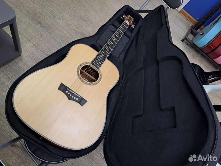 Гитара акустическая дредноут массив с чехлом