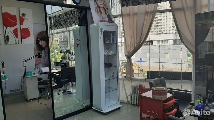 Парикмахерское кресло,рабочее место