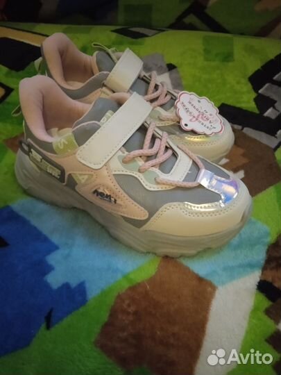Кроссовки для девочки 32 размер