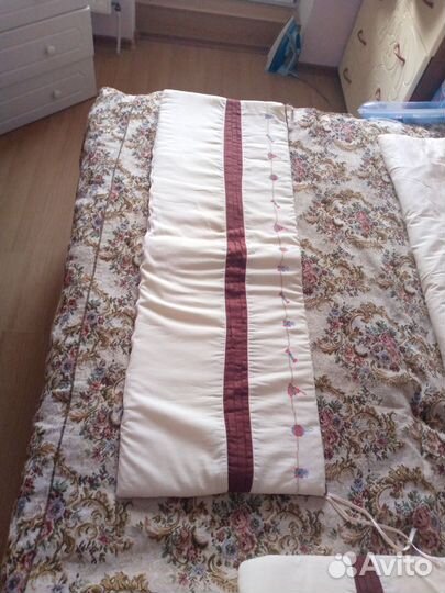 Бортики и одеяло в кроватку